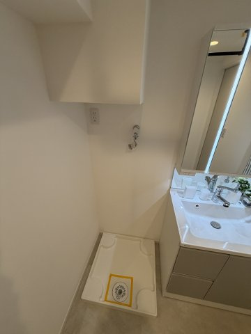 中野区本町４丁目の中古マンションのランドリースペース