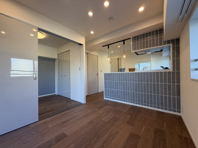 中野区本町４丁目の中古マンションの居間・リビング