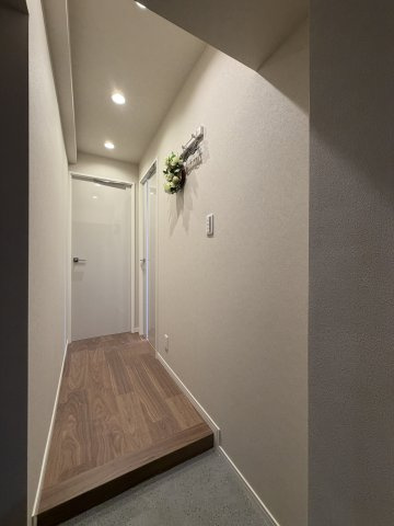 中野区本町４丁目の中古マンションの内装|玄関廊下
