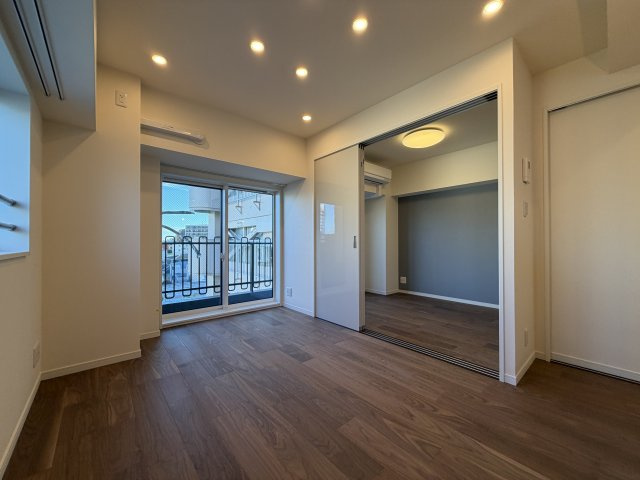 中野区本町４丁目の中古マンションの居間・リビング