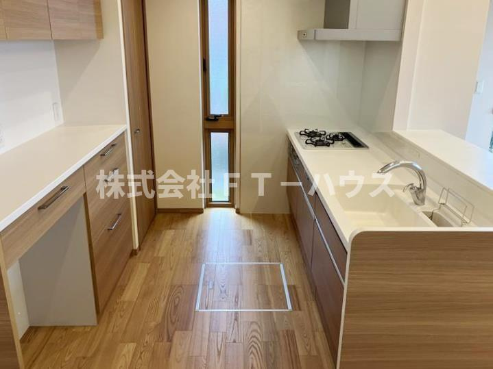 海神戸建のキッチン