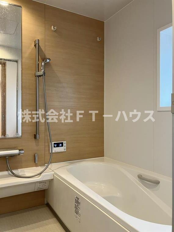 海神戸建の浴室