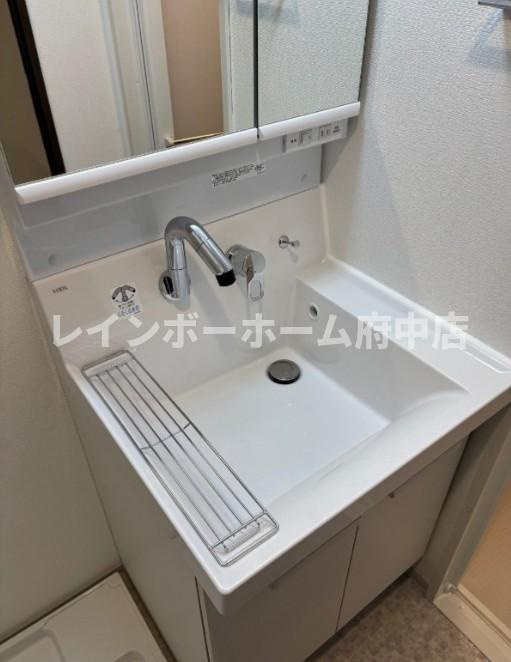 ジェノヴィア聖蹟桜ヶ丘の独立洗面台|※同施工会社参考写真