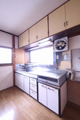 鹿沼市東町貸家のキッチン|IH２口コンロつき