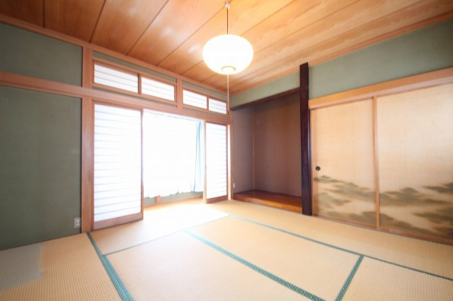 鹿沼市東町貸家の和室|２F和室８帖です