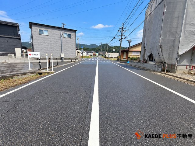 【カエデプラス不動産】東近江市長勝寺町　全1棟の前面道路含む現地写真|現地写真（前面道路）10/5　撮影