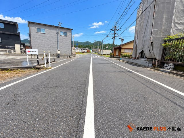 【カエデプラス不動産】東近江市長勝寺町　全1棟の前面道路含む現地写真|現地写真（前面道路）10/5　撮影