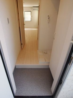 ベイルーム鴨居の玄関