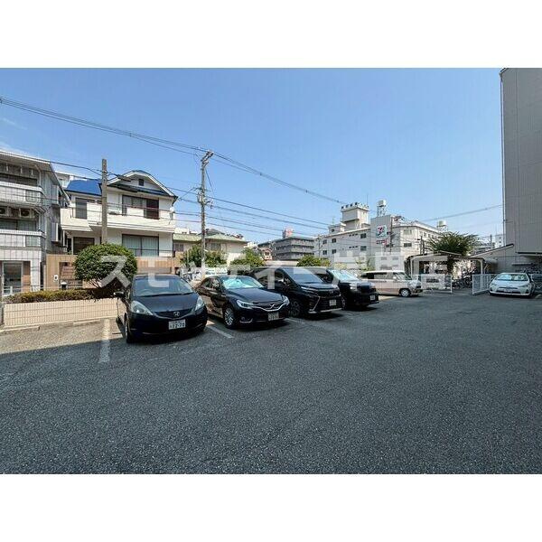 ボヌール御崎の駐車場