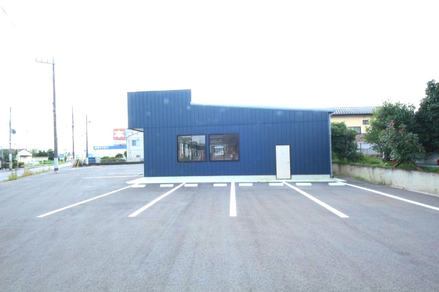 鹿沼市上野町テナントの駐車場|北側駐車場4台（３号室側）