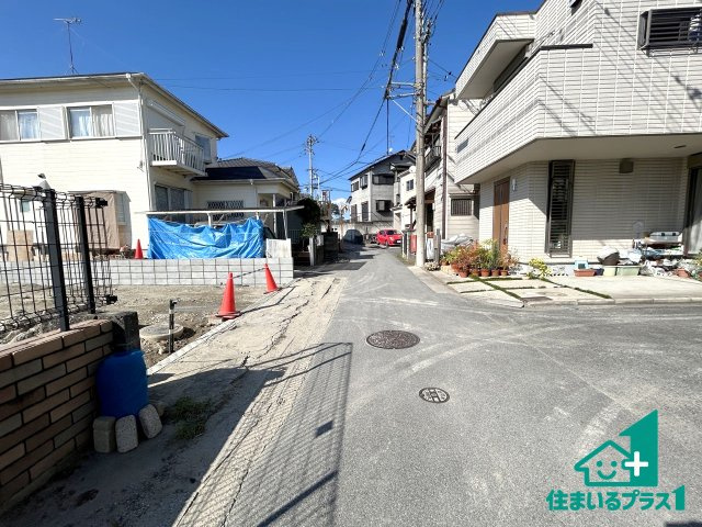 ●24(土)25(日)現地説明会！　奈良市北永井町　第1期　新築一戸建ての前面道路含む現地写真|周辺は閑静な住宅街です。前面道路もしっかりと有りますので車の出し入れも安心ですよ！