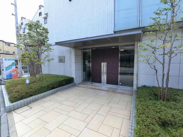 ライジングプレイス船橋宮本のエントランス