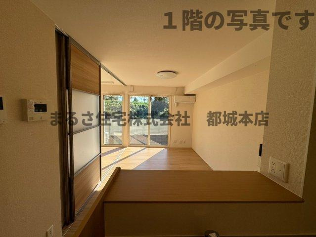 メゾン・ド・フルールの居間・リビング|１階の写真です