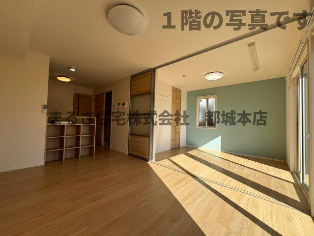 メゾン・ド・フルールの居間・リビング|１階の写真です