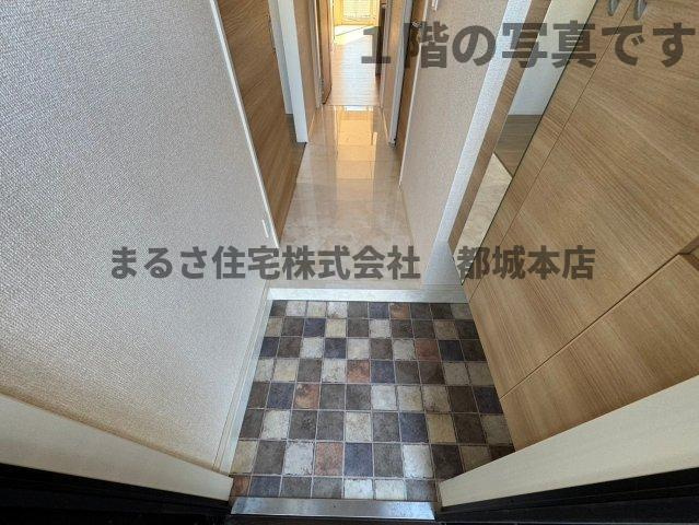 メゾン・ド・フルールの玄関|１階の写真です