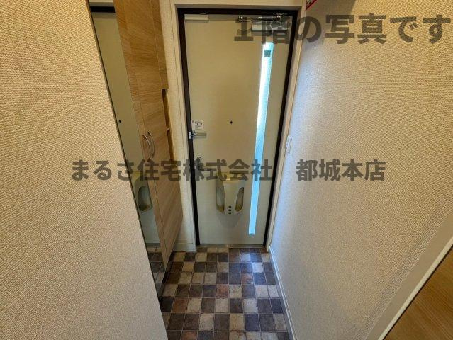 メゾン・ド・フルールの玄関|１階の写真です