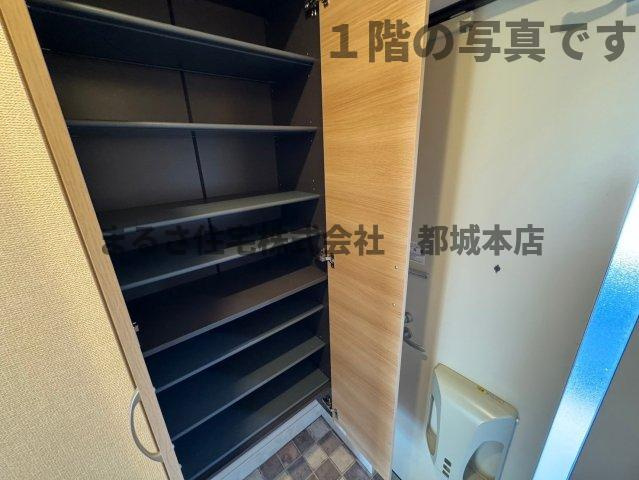 メゾン・ド・フルールの収納|１階の写真です