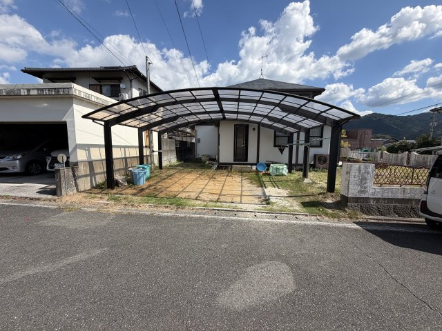 田川郡添田町　中古一戸建ての駐車場