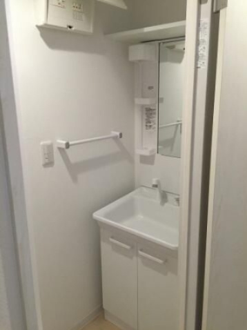 川口市坂下町３丁目のアパートの洗面所|※別部屋参考写真