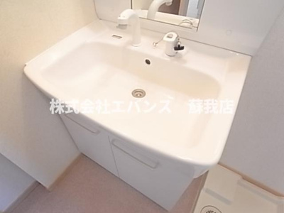 【洗面所】 | ヴィーナス　ホープ | 明るい洗面所です