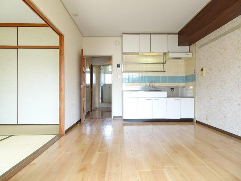 筑紫野市塔原東３丁目の賃貸マンションの居間・リビング|別号室タイプ