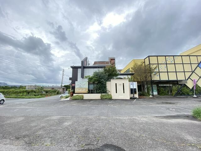 北山台４丁目貸店舗の駐車場