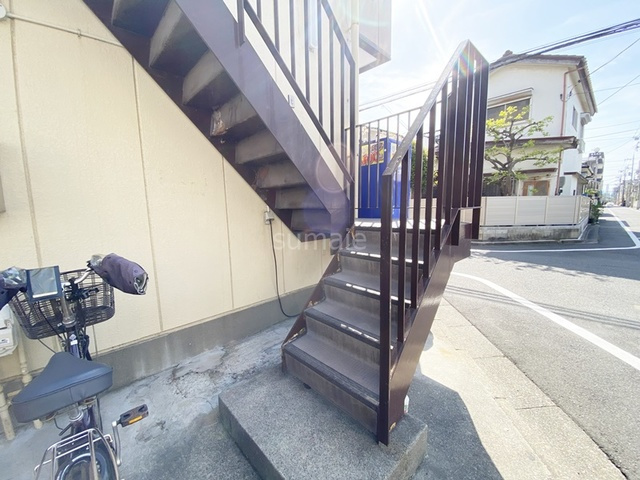 TSSうきまのエントランス|階段です☆彡