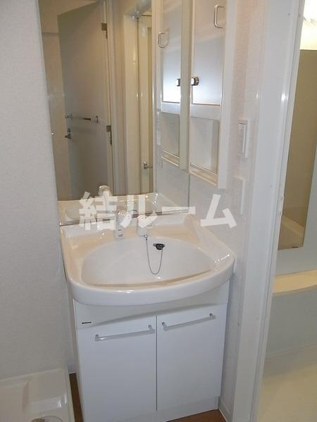 北区赤羽２丁目の賃貸マンションの洗面所|別号室参考写真