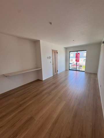 MIRASUMO緑区潮見が丘2174④の居間・リビング|キャンペーン対象物件です♪詳細は弊社ホームページもしくはスタッフまでお気軽にお問合せ下さいませ♪ お役に立てる自信があります♪