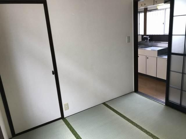 横浜市戸塚区原宿４丁目のアパートの寝室