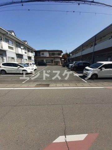 ニューシティーＡの駐車場|高崎、前橋のお部屋探しはエンドスケープまで！お客様の理想お聞かせ下さい♪