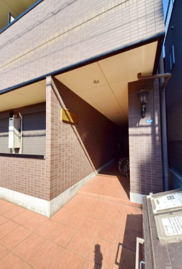 ＥＬＥＧＡＮＴＥ　ＨＩＬＬＳ　のエントランス