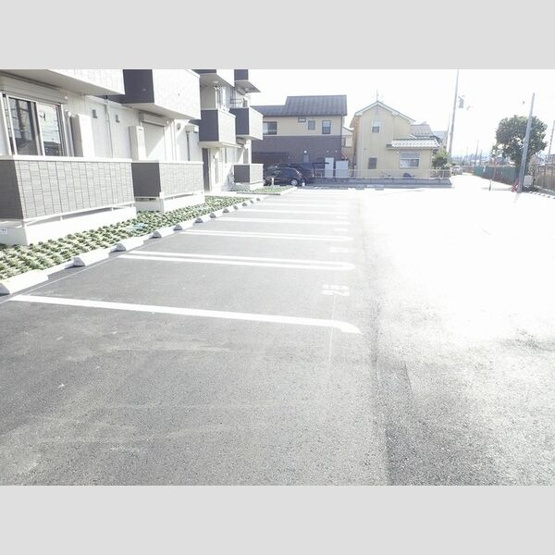 【駐車場】 | フラン苅原 | 駐車場に車を止められます