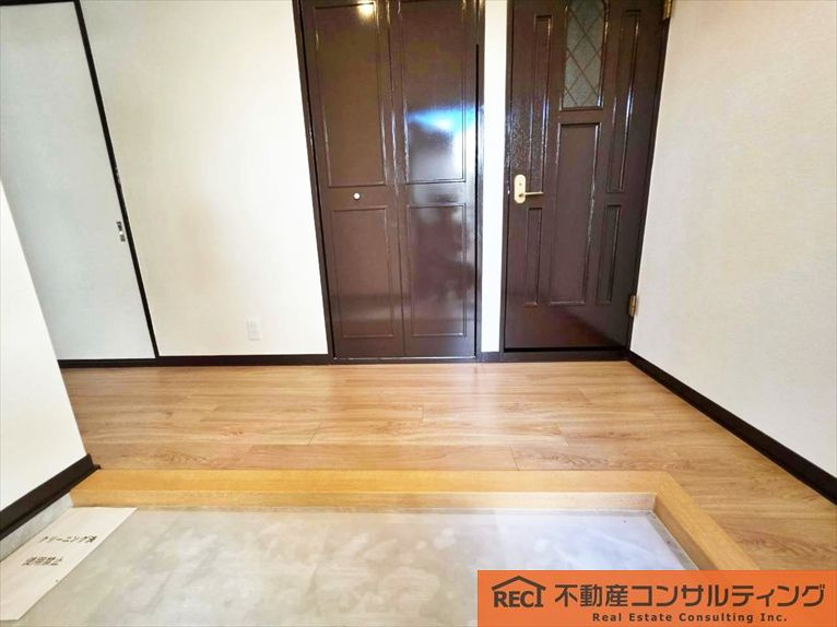 セントラルハイツ岡本の玄関
