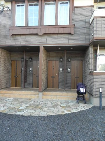 セレッソ三輪野山のエントランス