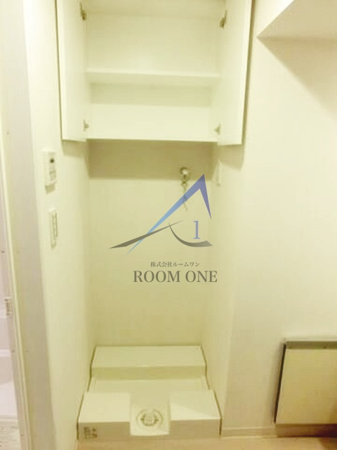 スカイコートパレス両国弐番館の設備|洗濯機置き場です。