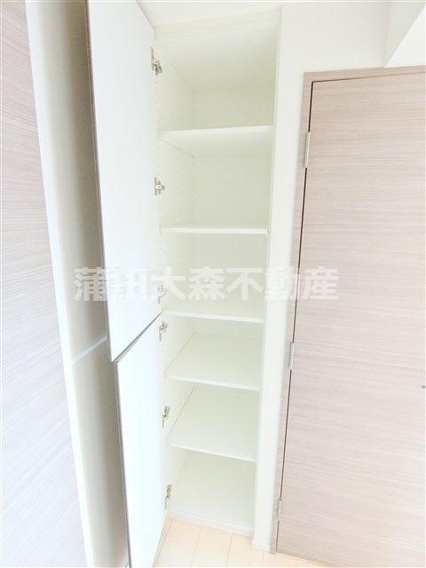メイクスデザイン池上アジールコートの収納|廊下の棚収納