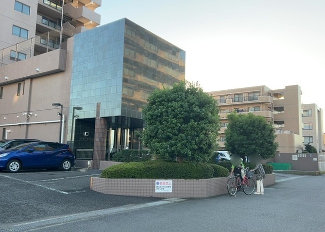 【現況写真】 | グリーンコーポ本厚木 | 厚木市恩名1丁目の静かな住宅地に位置する現地写真です。小田急線本厚木駅まで徒歩13分、周辺にはスーパー等の生活施設もあり利便性が高い立地です。日当たりや周辺交通量など現地の様子をご確認いただけます。