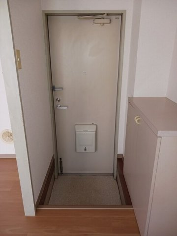 ニューシティ丸山の玄関|明るい玄関です