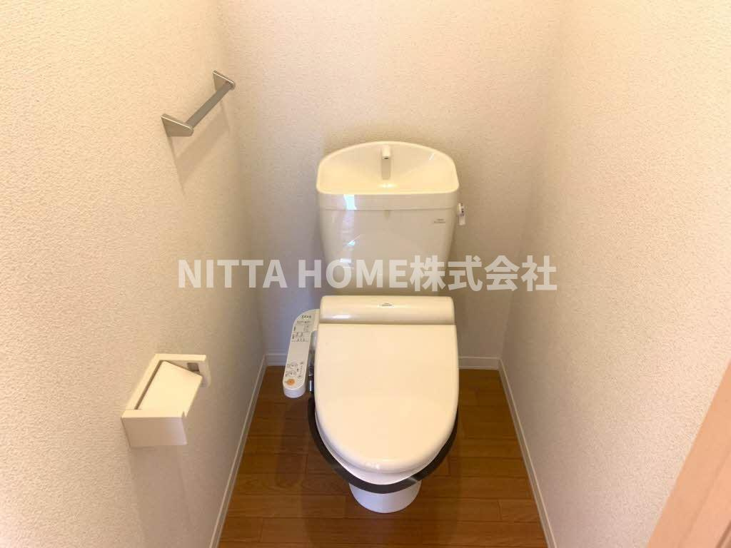 福知山市厚東町のアパートのトイレ|トイレは温水洗浄便座です＊