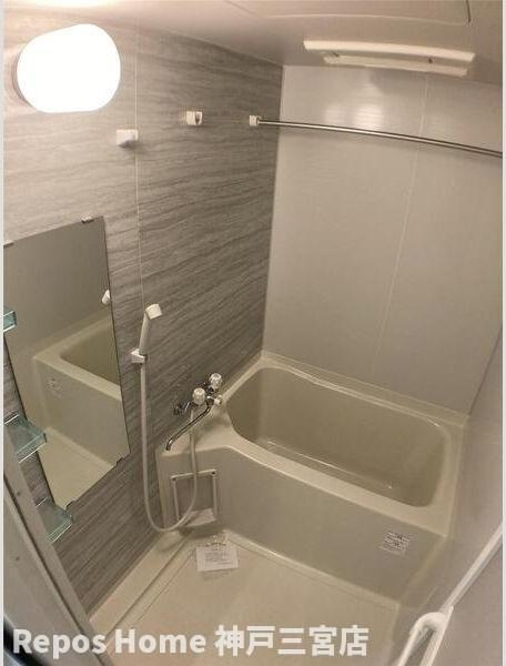 S-RESIDENCE神戸磯上通の浴室