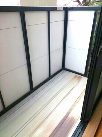 メイプルハイツのバルコニー|暖かな日差しのふりそそぐバルコニー