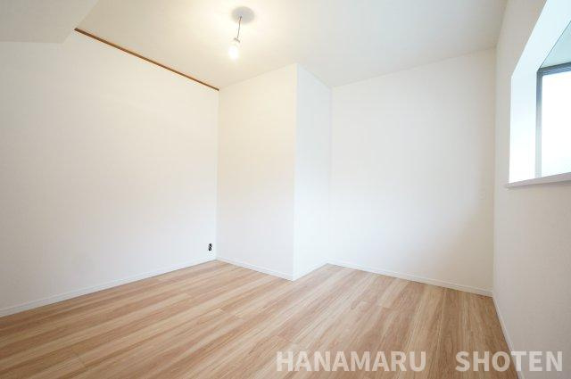 君津市外箕輪（リノベ戸建）の洋室