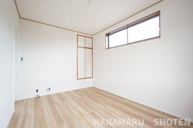 君津市外箕輪（リノベ戸建）の洋室