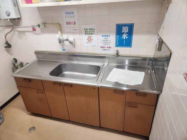 ニュー新橋ビルのキッチン