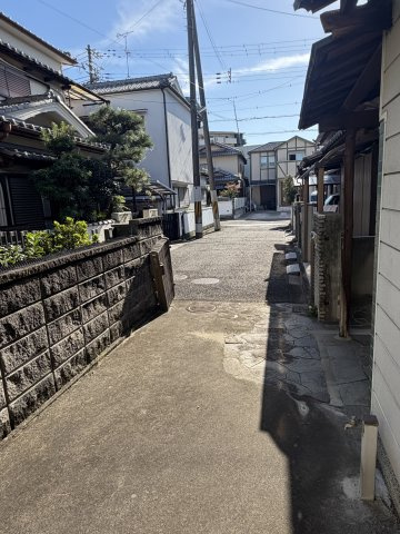 岸和田市上松町　土地の前面道路含む現地写真
