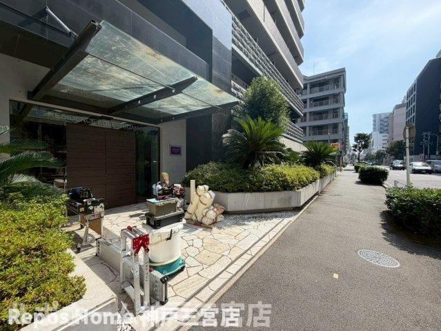 S-RESIDENCE神戸磯上通のエントランス