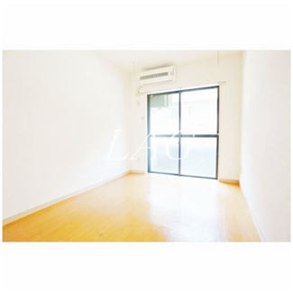 【居間・リビング】 | Ｐｒｅｍｉｕｍ　Ｓｐａｃｅ上北沢 | 洋室のお部屋です。