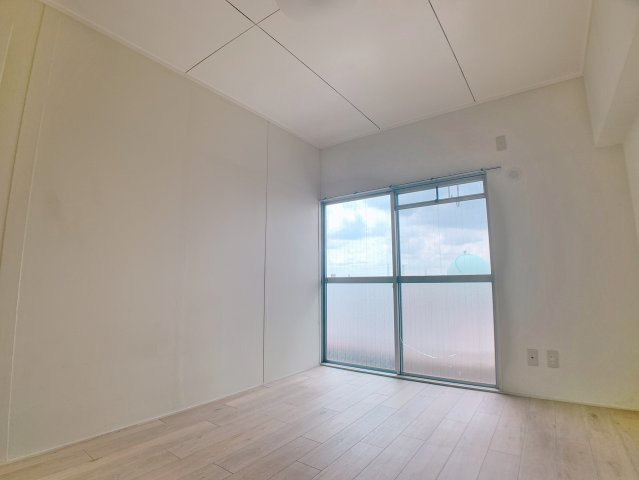【洋室】 | 成川ビル第2館 | 南洋室　6.0帖