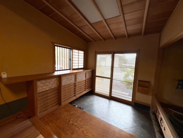 富士宮市上柚野　中古戸建（茶室有・敷地内倉庫付き）の玄関